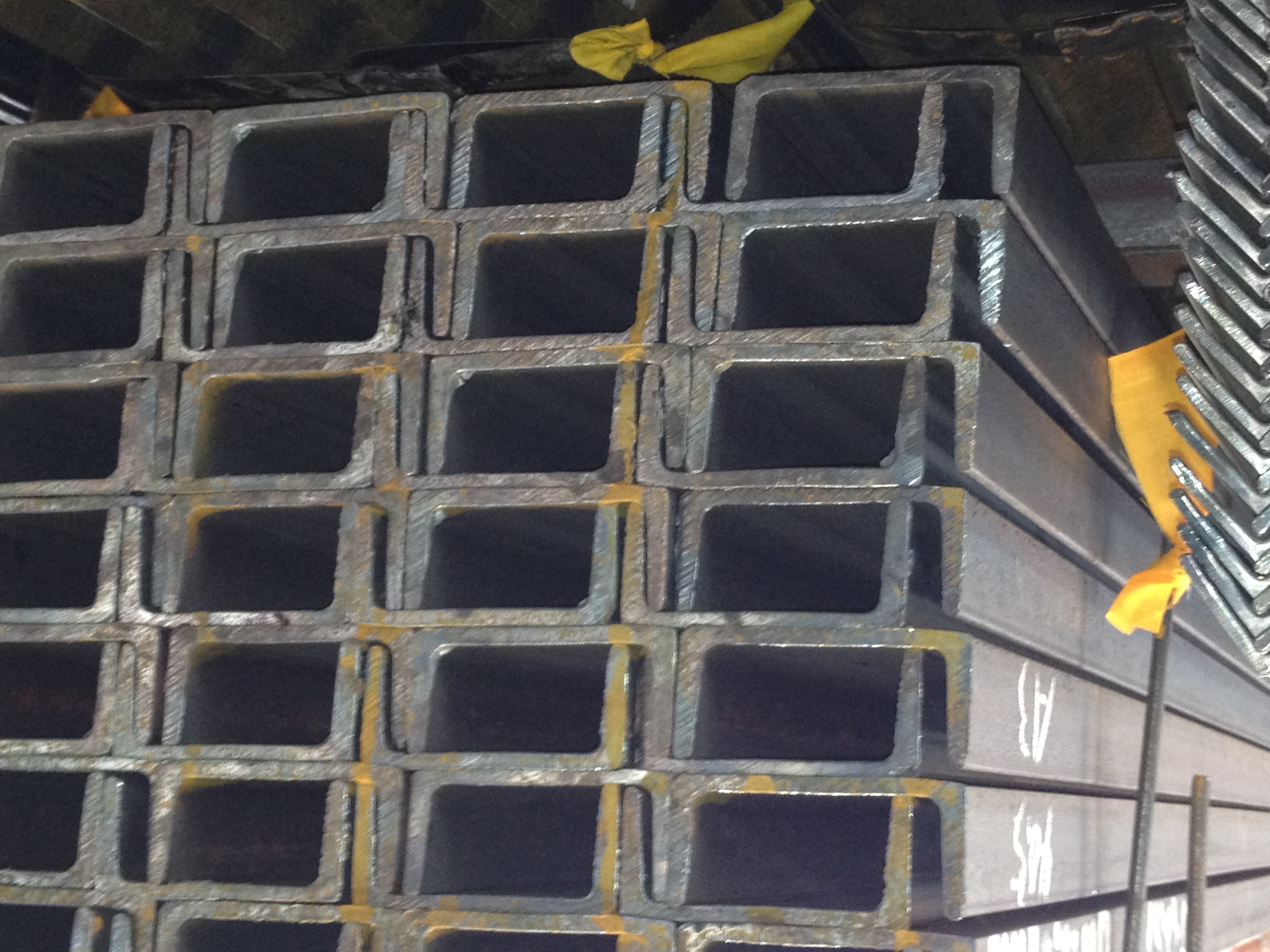 蘭州槽鋼，甘肅槽鋼，槽鋼，蘭州國(guó)標(biāo)槽鋼，蘭州非標(biāo)槽鋼